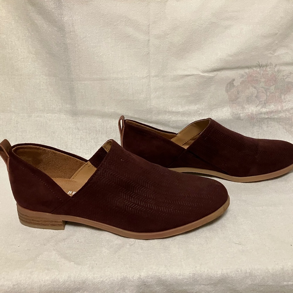 Dr. Scholl’s Ruler Shootie size 6 in Maroon/redwood